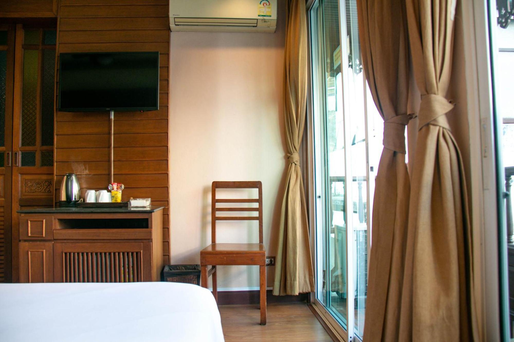 Lamphu Tree House Boutique Hotel Бангкок Номер фото